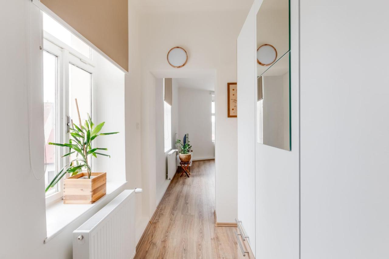 Modern, Bright And Spacious Apartment Prague Extérieur photo